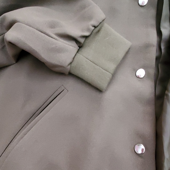 Olive green light jacket - Picture 3 of 4